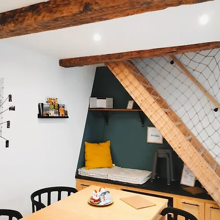 Semesterbostad Maison, Lescaleyest *
